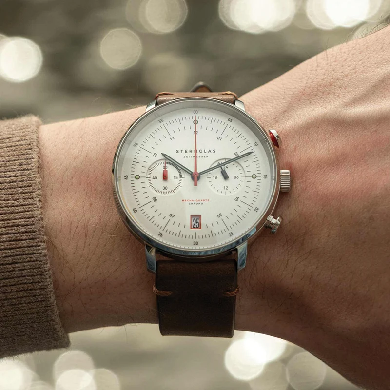 Hamburg Mecha-Quartz Chrono 42mm - Silver on Leather Strap