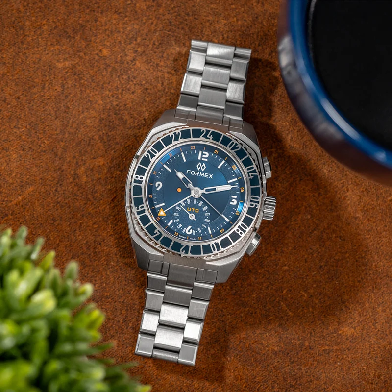 Stratos UTC Automatic 41mm - Blue on Bracelet