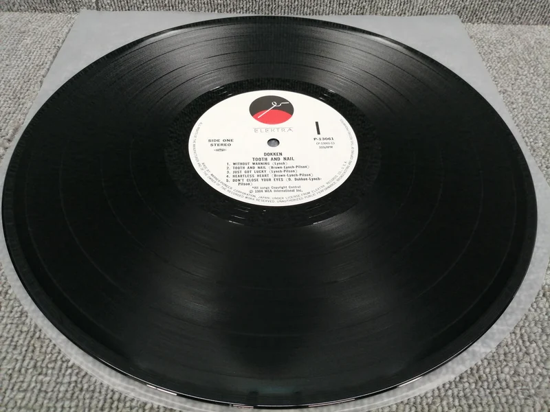 ELEKTRA Analoge Schallplatte DOKKEN/ZÄHNE UND NÄGEL