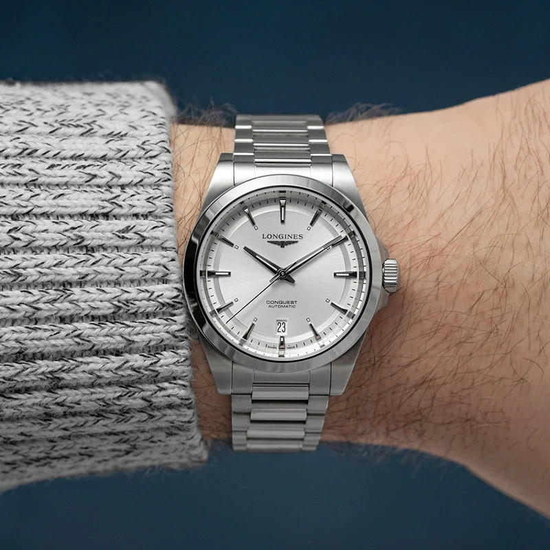Conquest 38mm - Silver on Bracelet