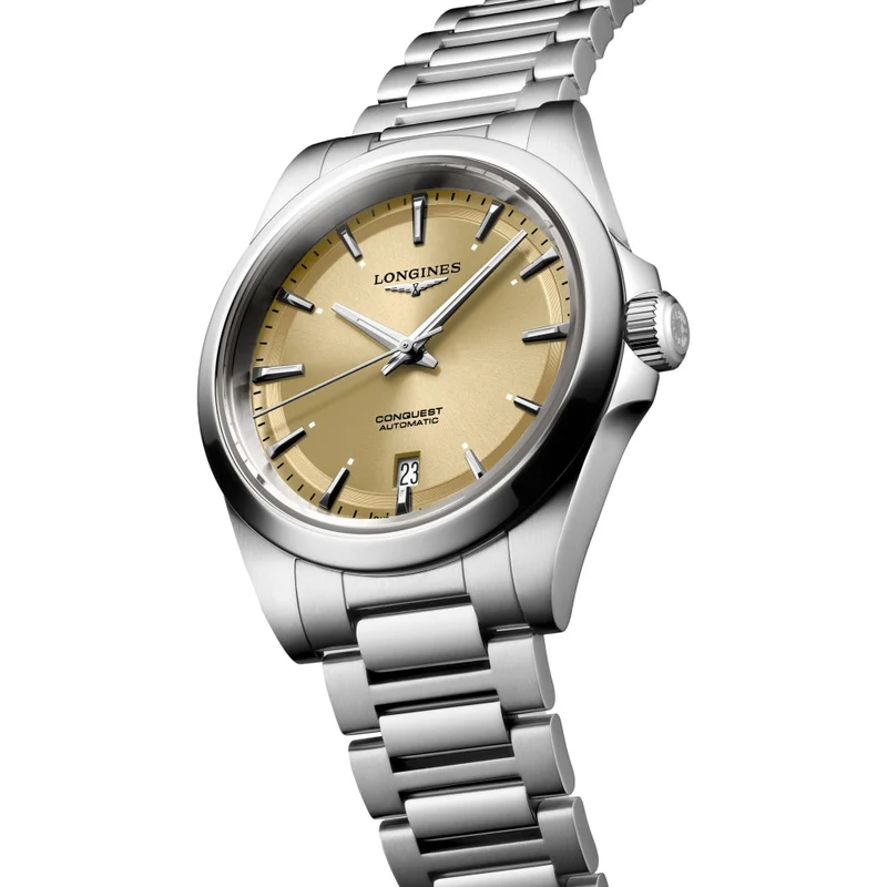 Conquest 38mm - Champagne Gold on Bracelet