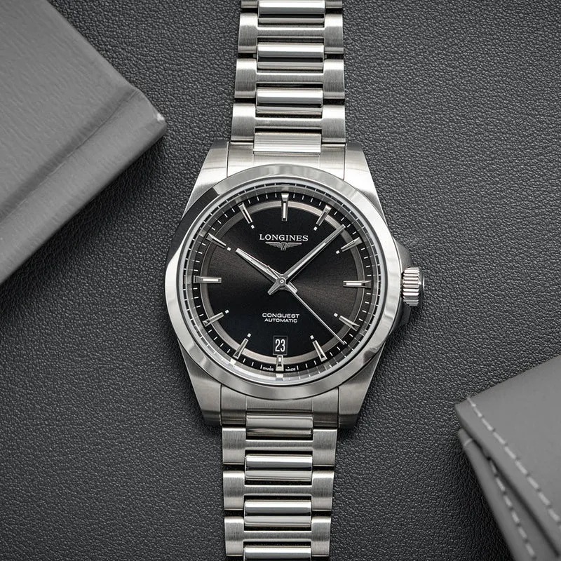 Conquest 38mm - Black on Bracelet