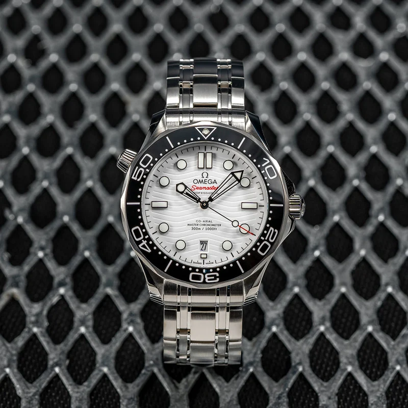 Seamaster Diver 300M 42mm - White on Bracelet