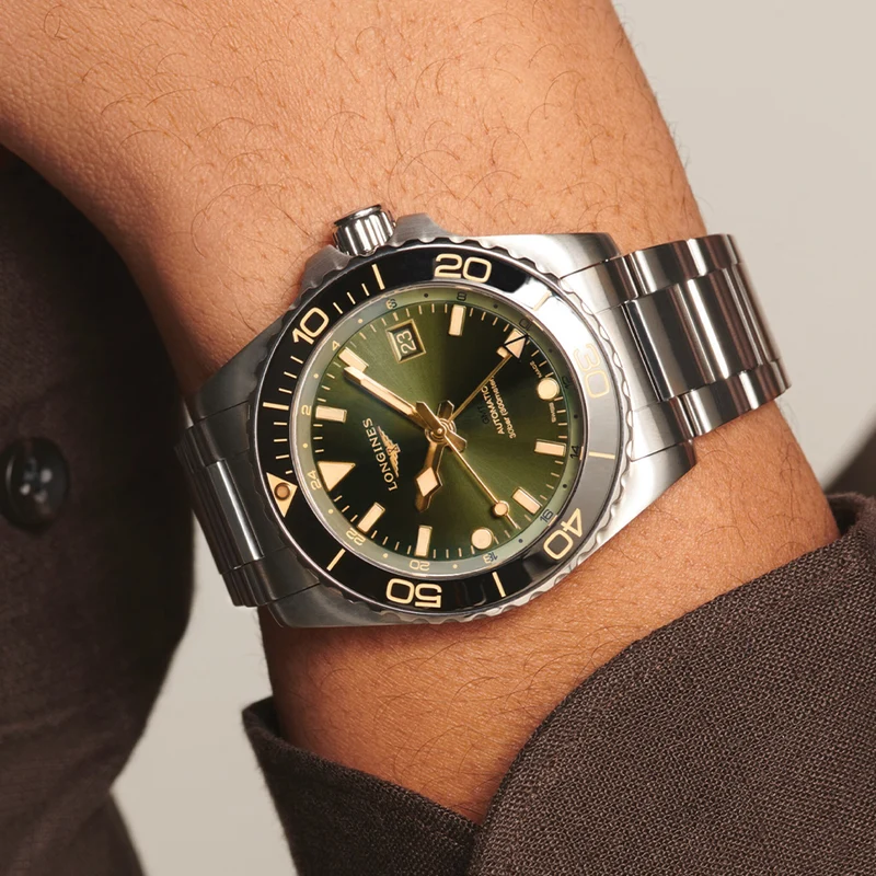 HydroConquest GMT 41mm - Green on Bracelet
