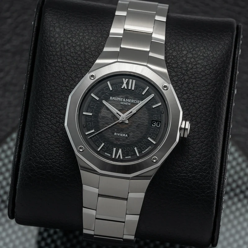 Riviera 10715 Automatic 39mm - Black on Bracelet