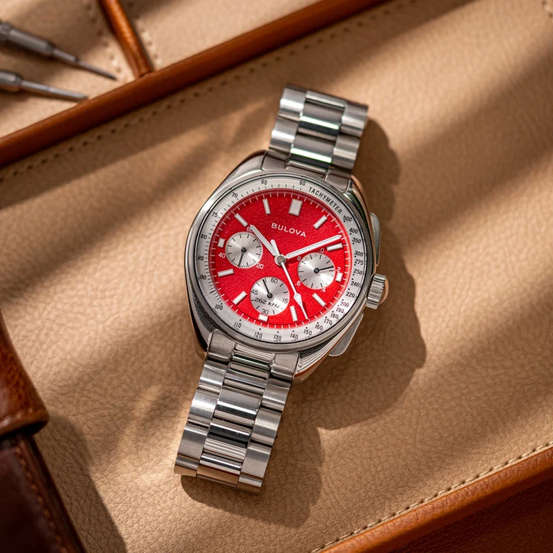 Lunar Pilot "Blood Moon" 43.5mm - Red on Bracelet