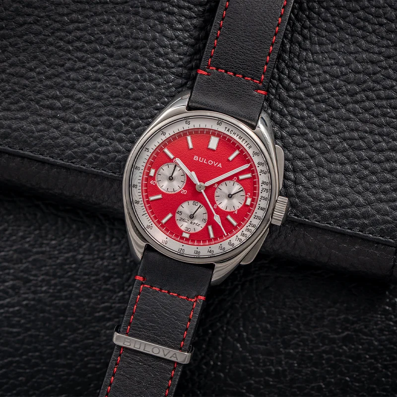 Lunar Pilot "Blood Moon" 43.5mm - Red on Bracelet