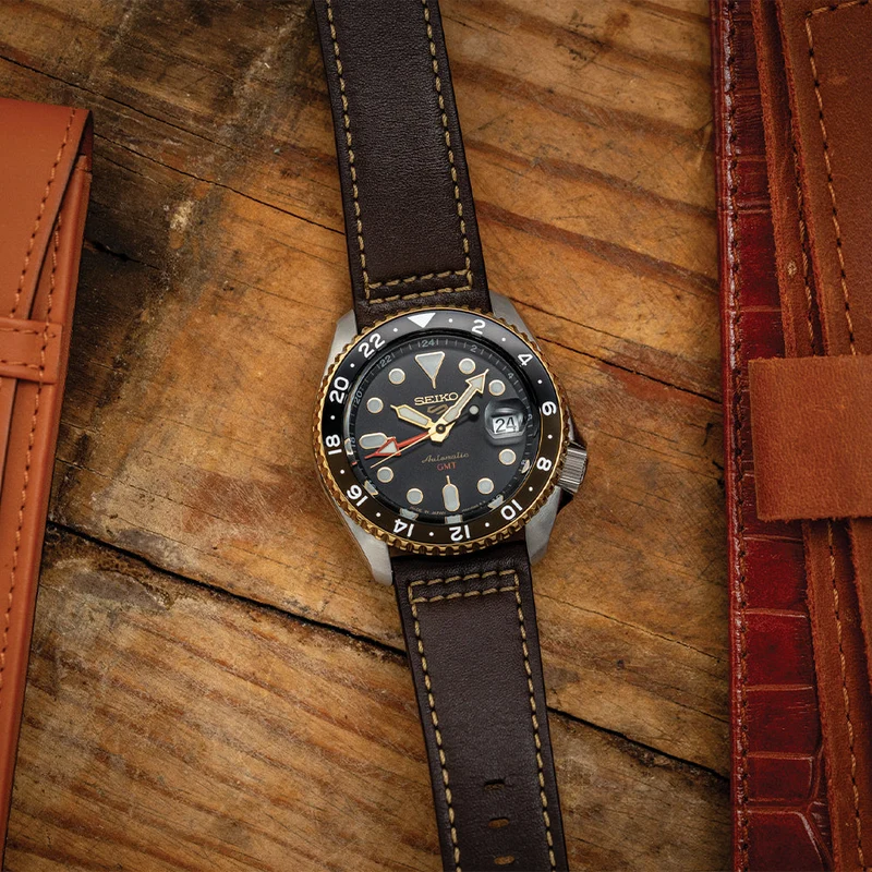 SSK036 5 Sports SKX GMT 42.5mm - Black on Leather Strap