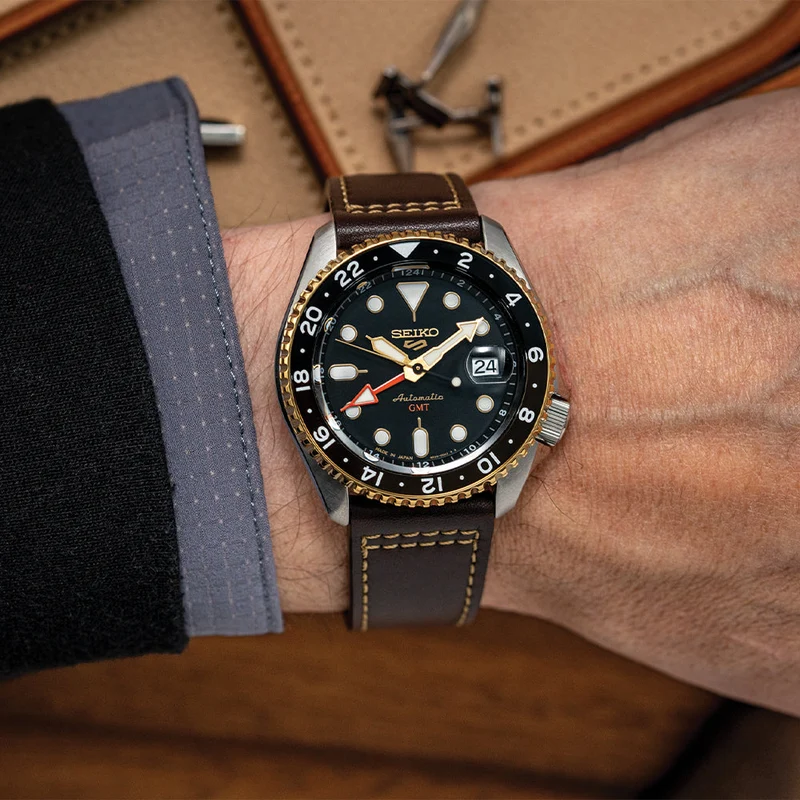 SSK036 5 Sports SKX GMT 42.5mm - Black on Leather Strap