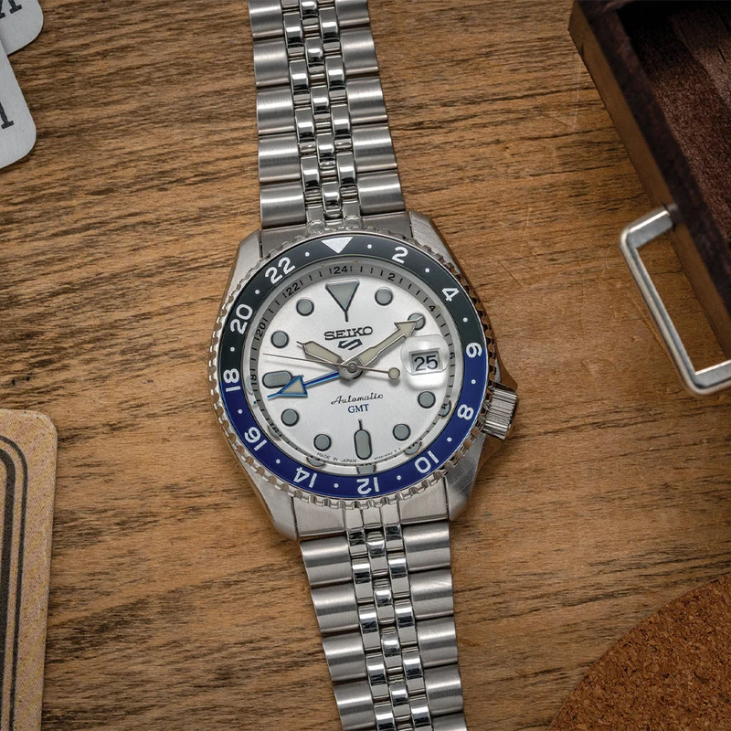 SSK033 5 Sports SKX GMT 42.5mm - White on Bracelet