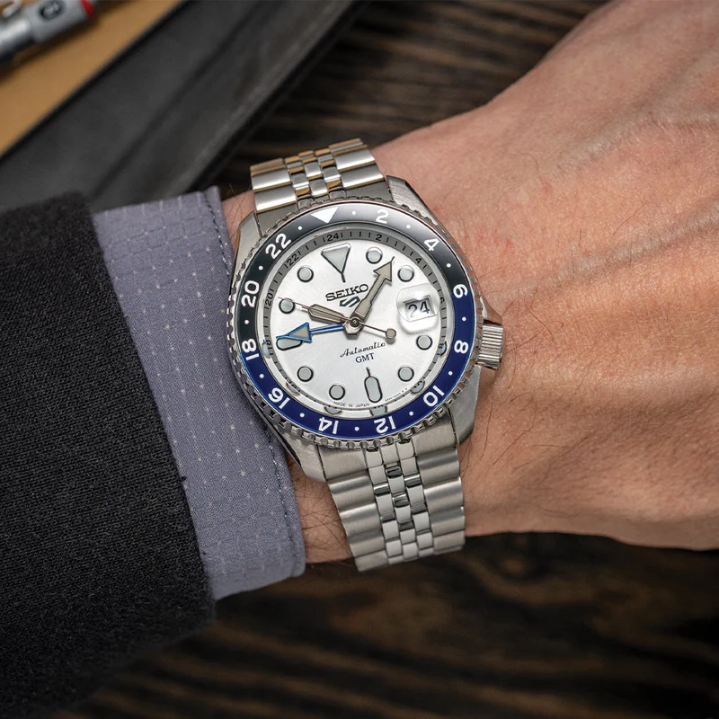 SSK033 5 Sports SKX GMT 42.5mm - White on Bracelet