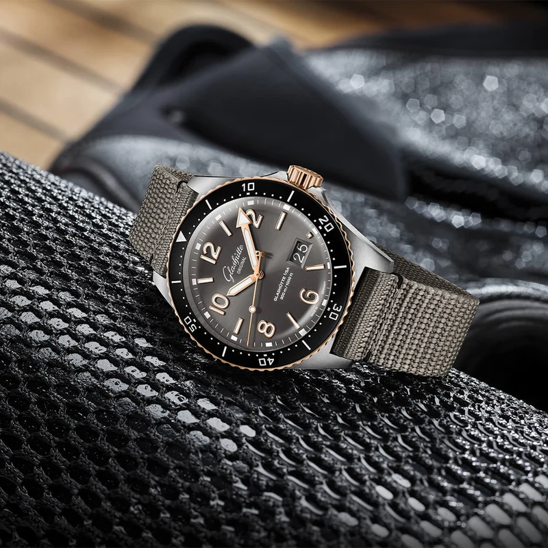 SeaQ Panorama Date 43mm - Galvanized Grey on Strap
