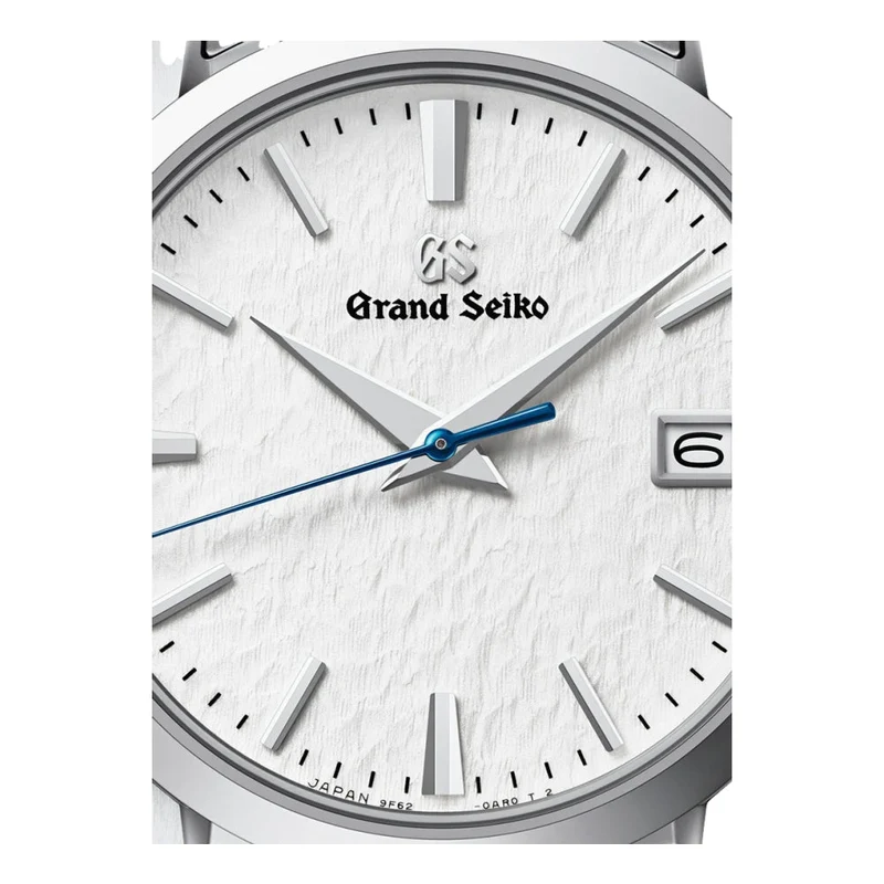 SBGX355 "Snowflake" Heritage Quartz 37 mm - White on Bracelet
