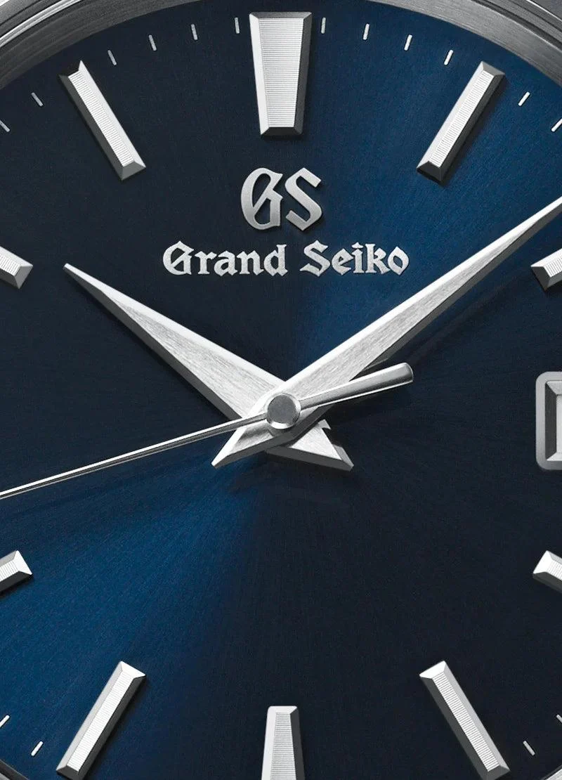 SBGP013 Heritage Quartz 40mm - Blue on Bracelet