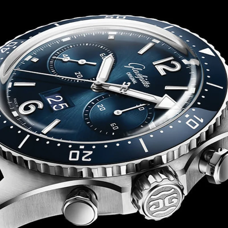 SeaQ Chronograph 43.2mm - Blue on Bracelet