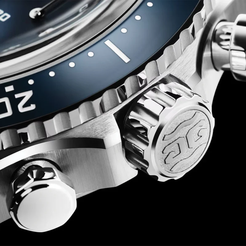 SeaQ Chronograph 43.2mm - Blue on Bracelet