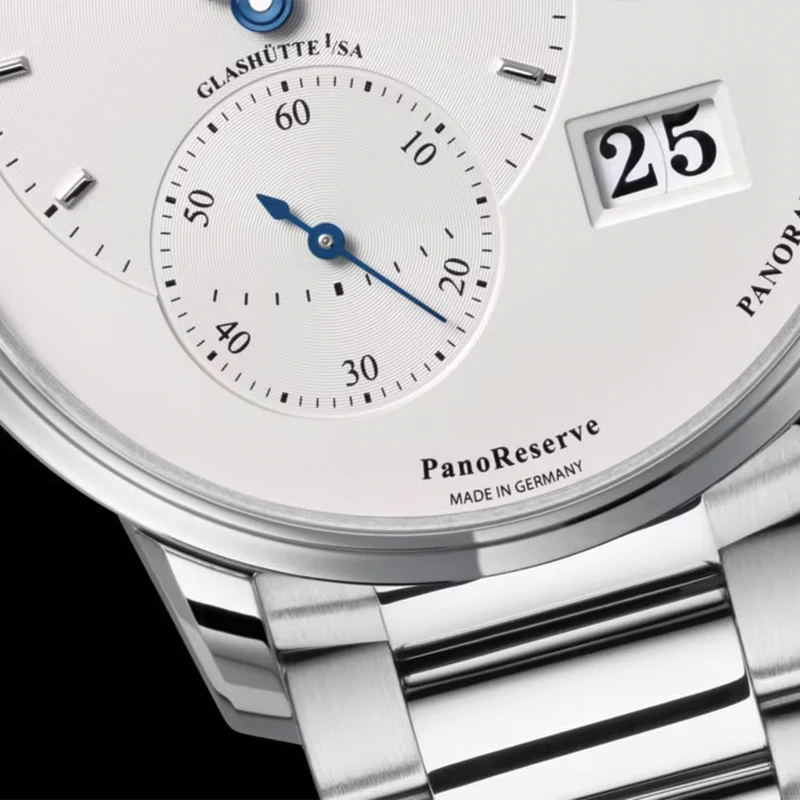PanoReserve 40mm - Silver on Strap