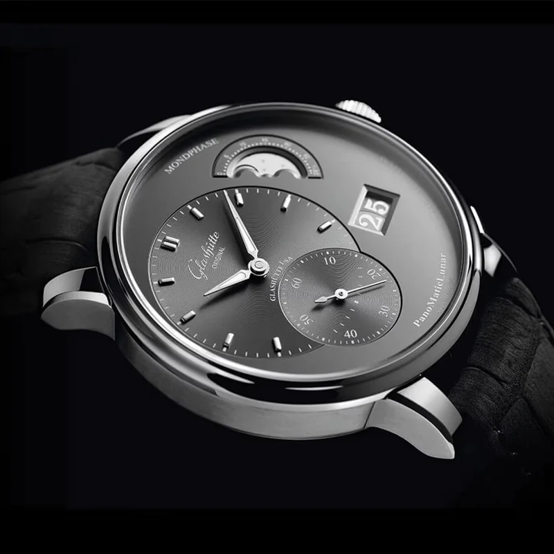 PanoMaticLunar 40mm - Grey on Strap