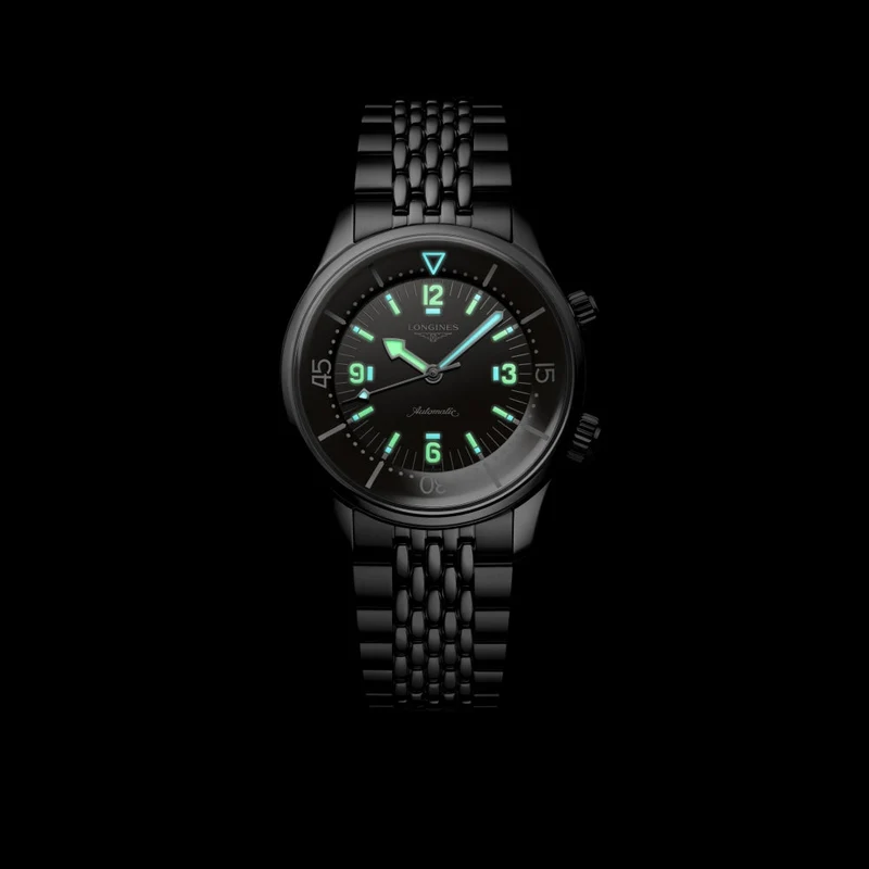 Legend Diver 39mm - Anthracite on Bracelet