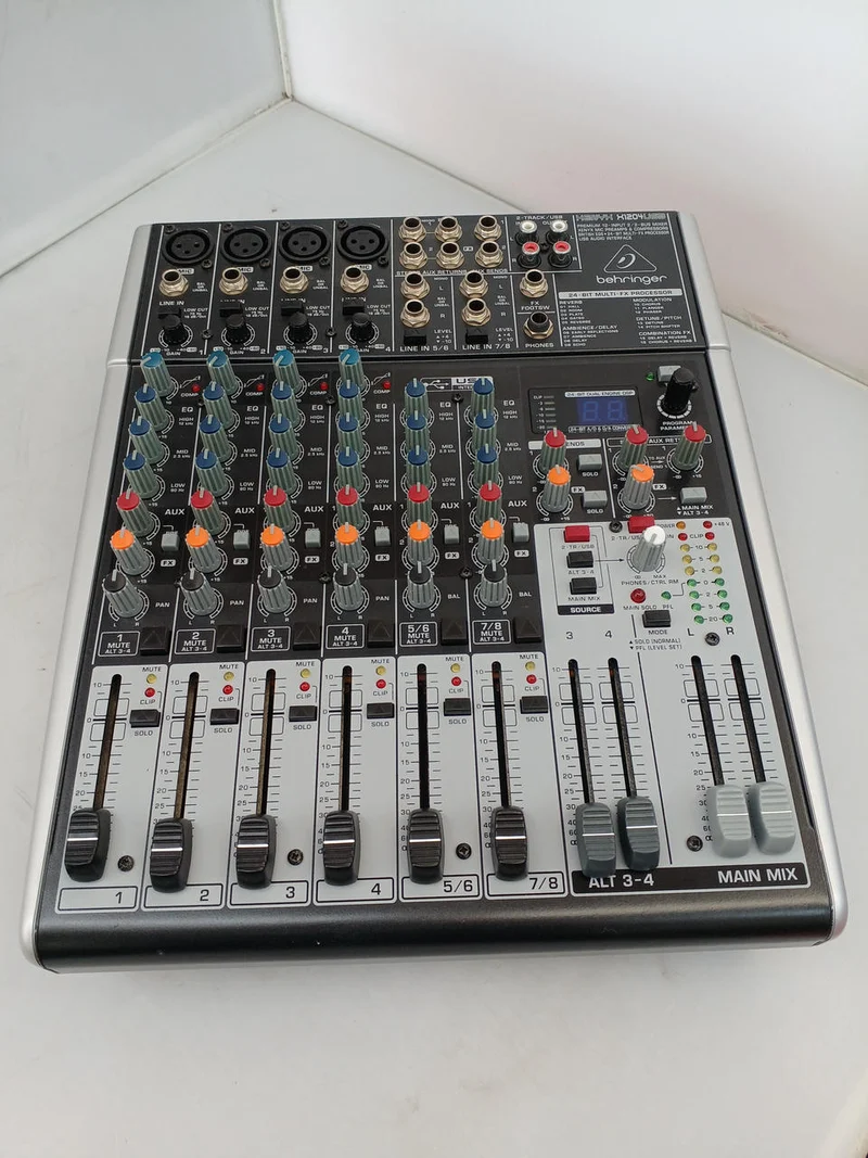 BEHRINGER Analogmixer XENYX X1204USB