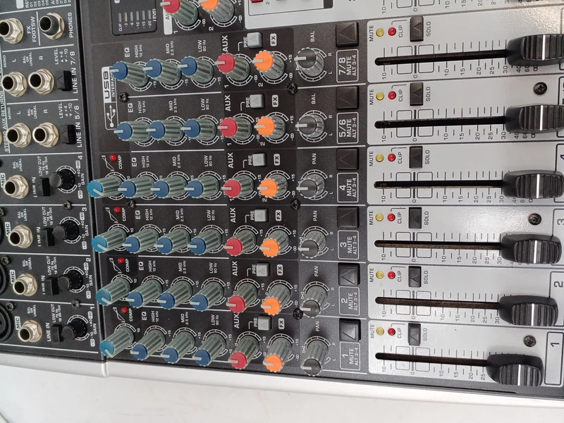 BEHRINGER Analogmixer XENYX X1204USB