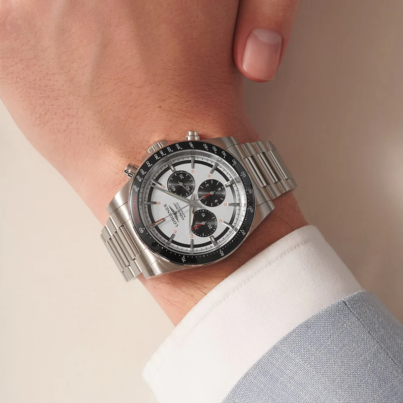 Conquest Automatic Chronograph 42mm - Silver on Bracelet