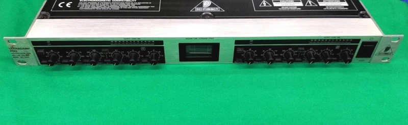BEHRINGER Mikrofonvorverstärker MIC2200
