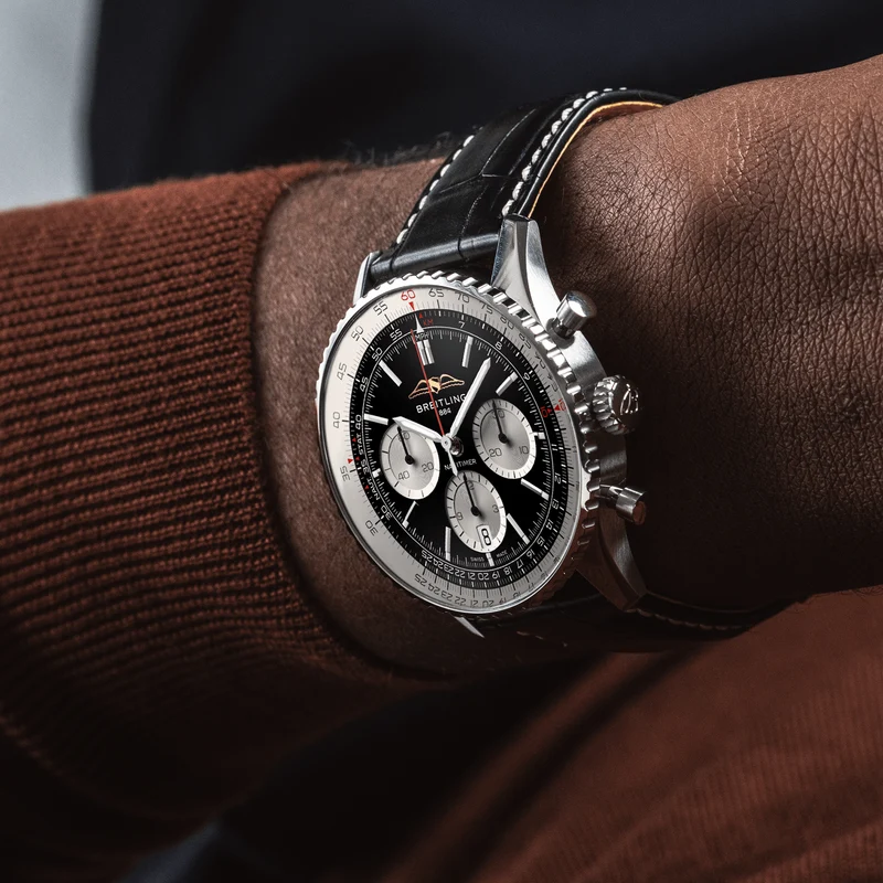 Navitimer B01 Chronograph 43mm - Black on Leather Strap