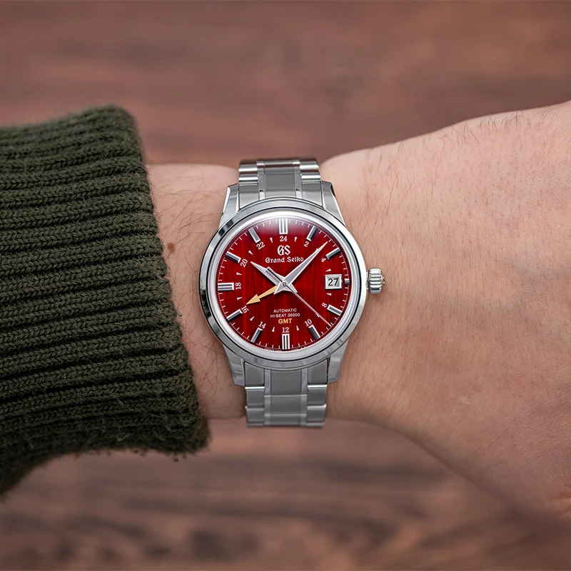 SBGJ273 "Yuka Momiji" Elegance Hi-Beat 36000 GMT 39.5mm - Red on Bracelet
