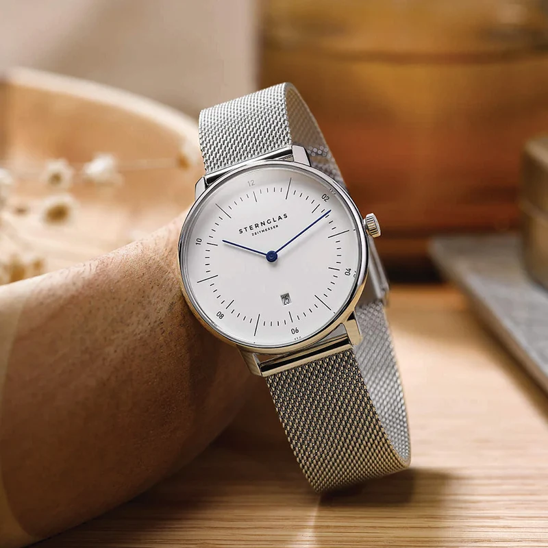 Naos XS Quartz 33mm - White on Bracelet