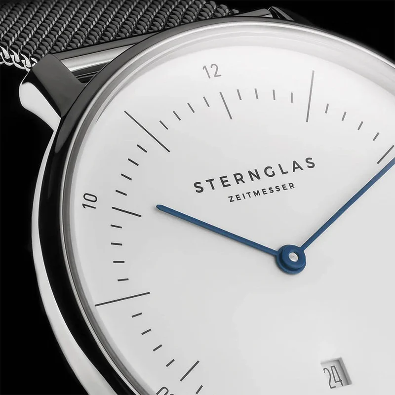 Naos XS Quartz 33mm - White on Bracelet