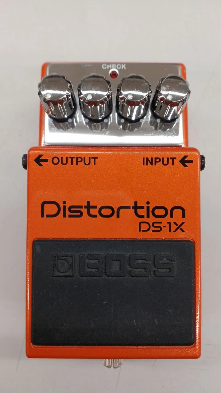BOSS DS-1X Effektpedal