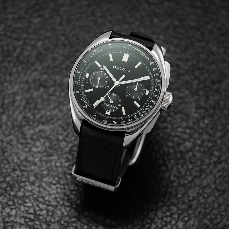 Lunar Pilot 43.5mm - Black on Bracelet