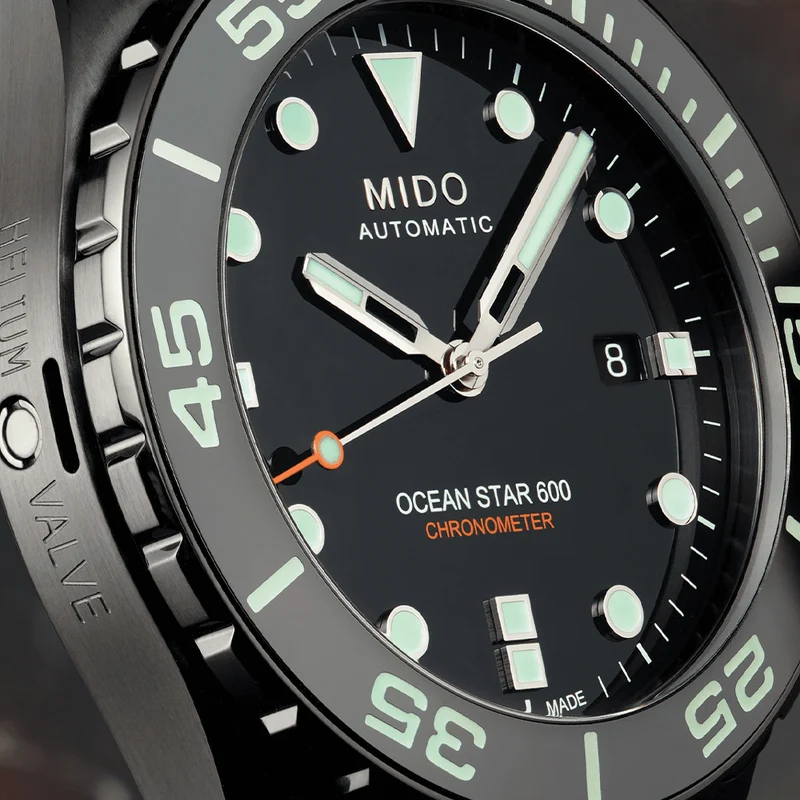 Ocean Star 600 Chronometer DLC - Black on Bracelet w/ Additional Rubber Strap