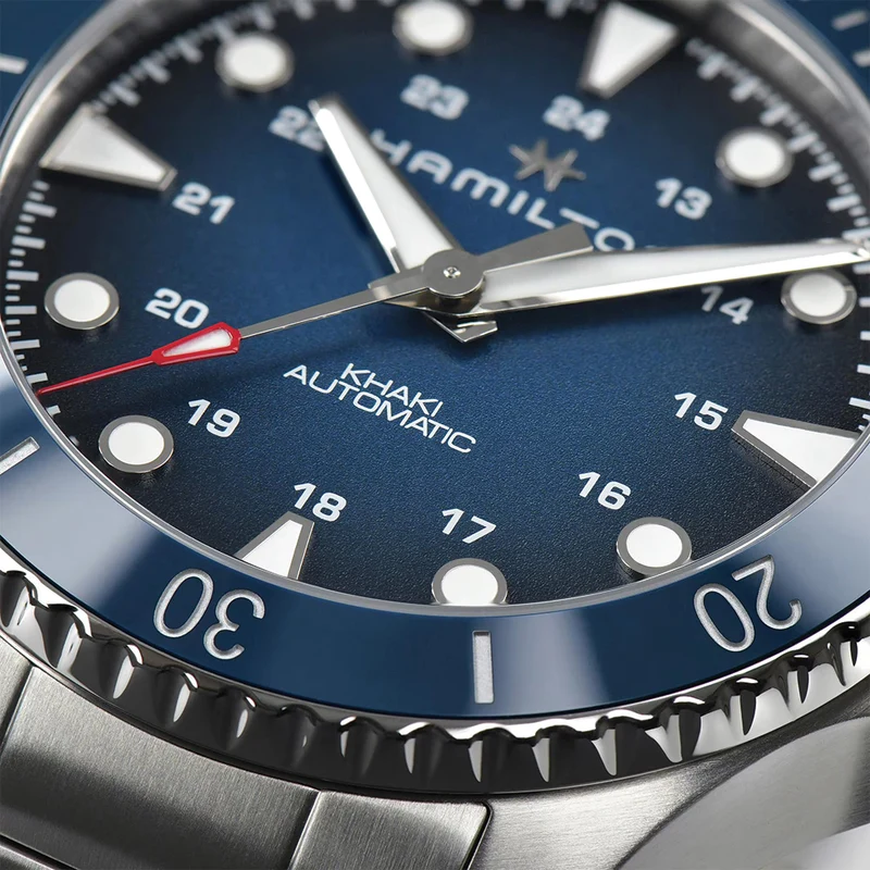 Khaki Navy Scuba Auto 43mm - Blue on Bracelet