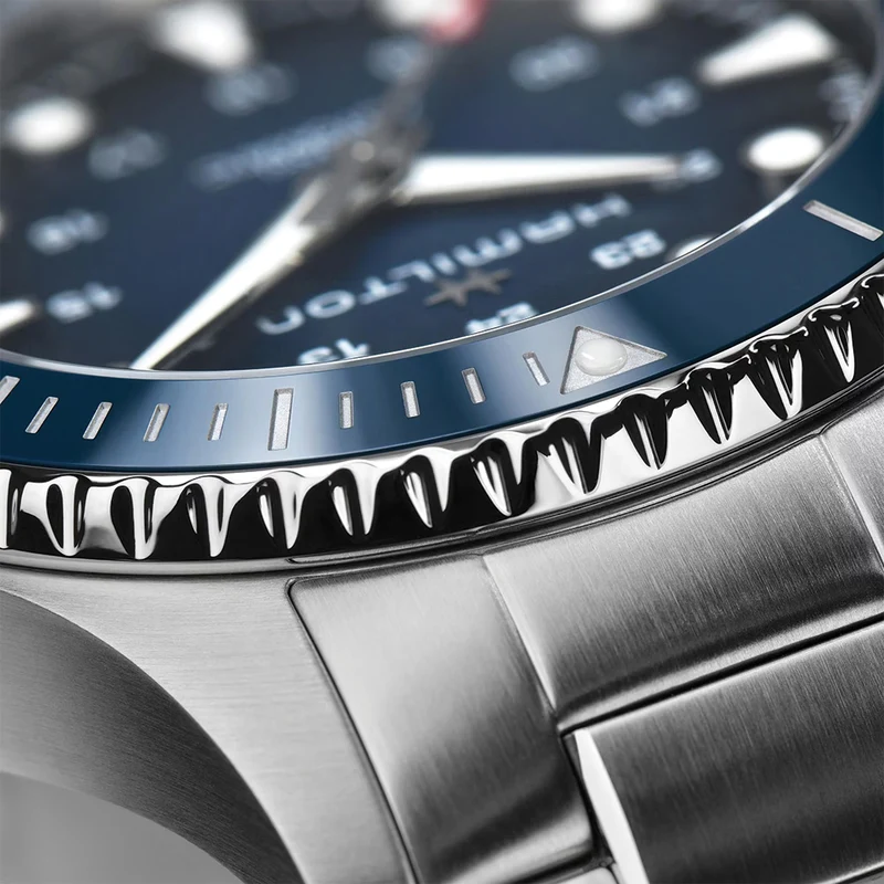 Khaki Navy Scuba Auto 43mm - Blue on Bracelet