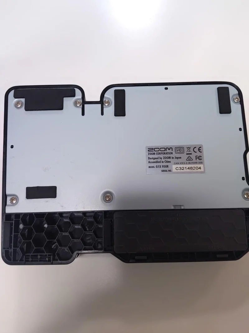 ZOOM Multi-Effekte G1X FOUR