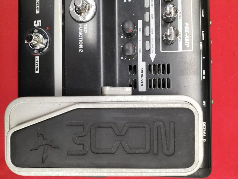ZOOM Multi-Effektpedal G9.2TT