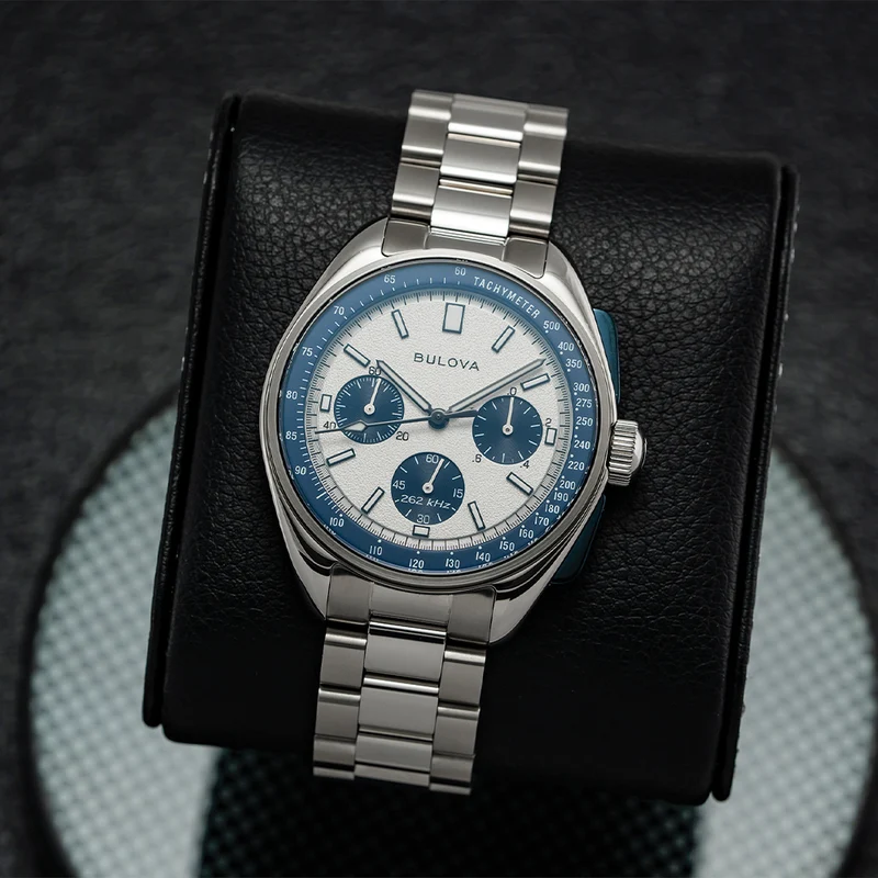Lunar Pilot 43.5mm - Silver on Bracelet
