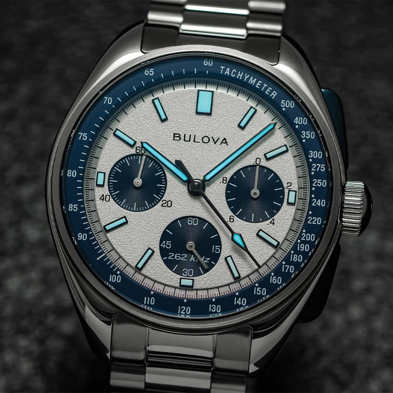 Lunar Pilot 43.5mm - Silver on Bracelet