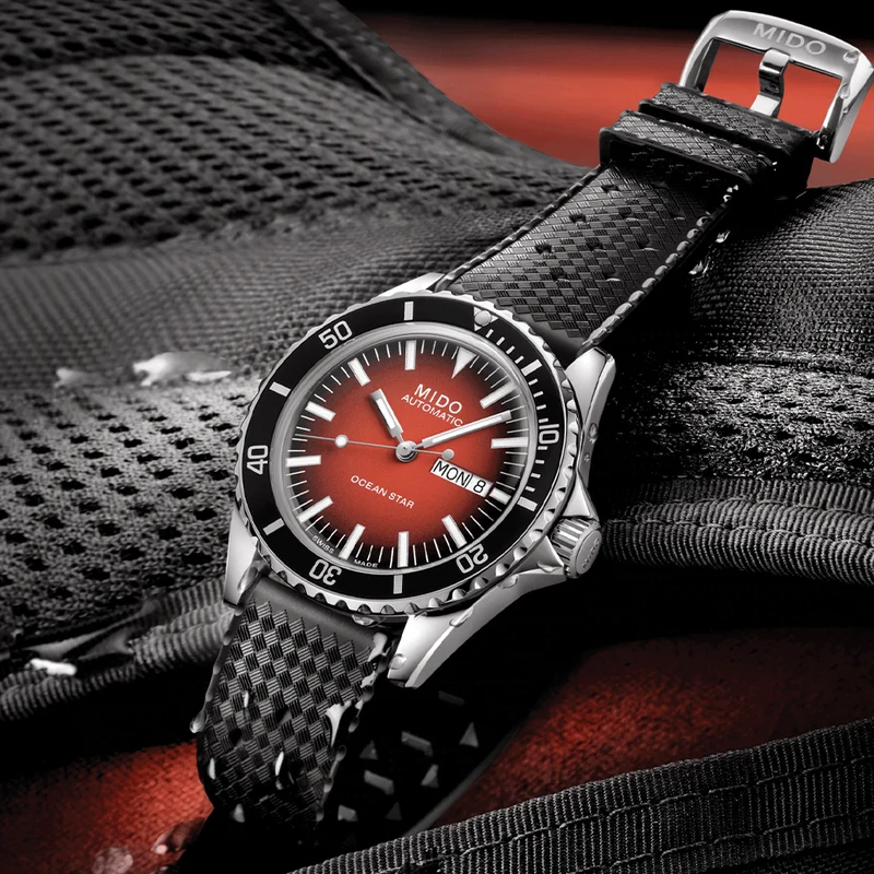 Ocean Star Tribute 40.5mm - Red on Rubber Strap