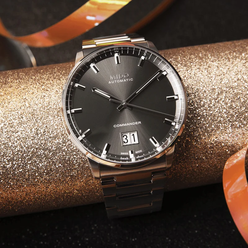 Commander Big Date 42mm - Anthracite on Bracelet