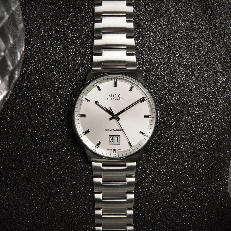 Commander Big Date 42mm - Silver on Bracelet