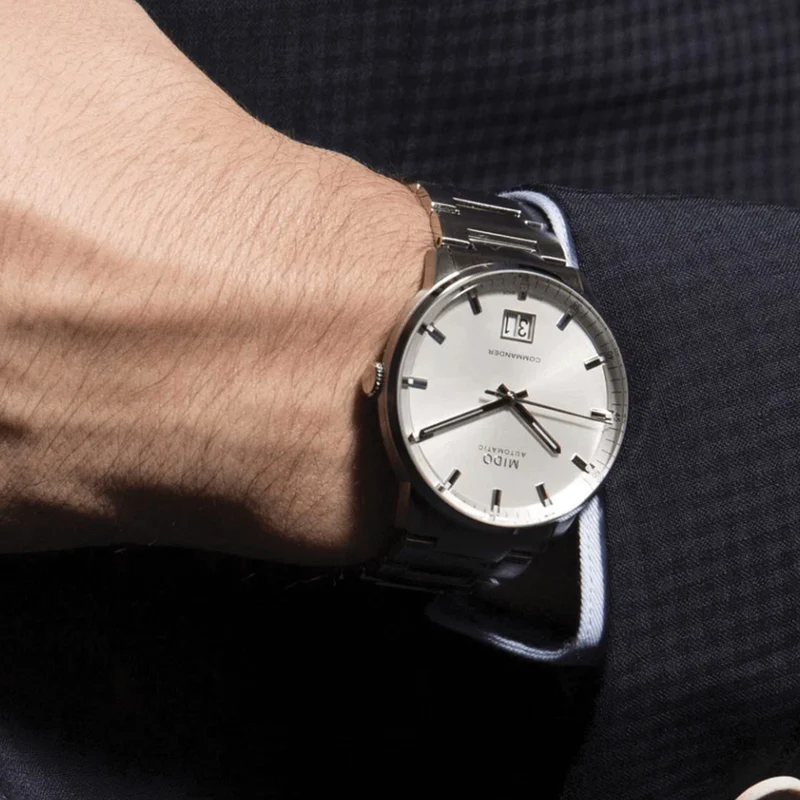Commander Big Date 42mm - Silver on Bracelet