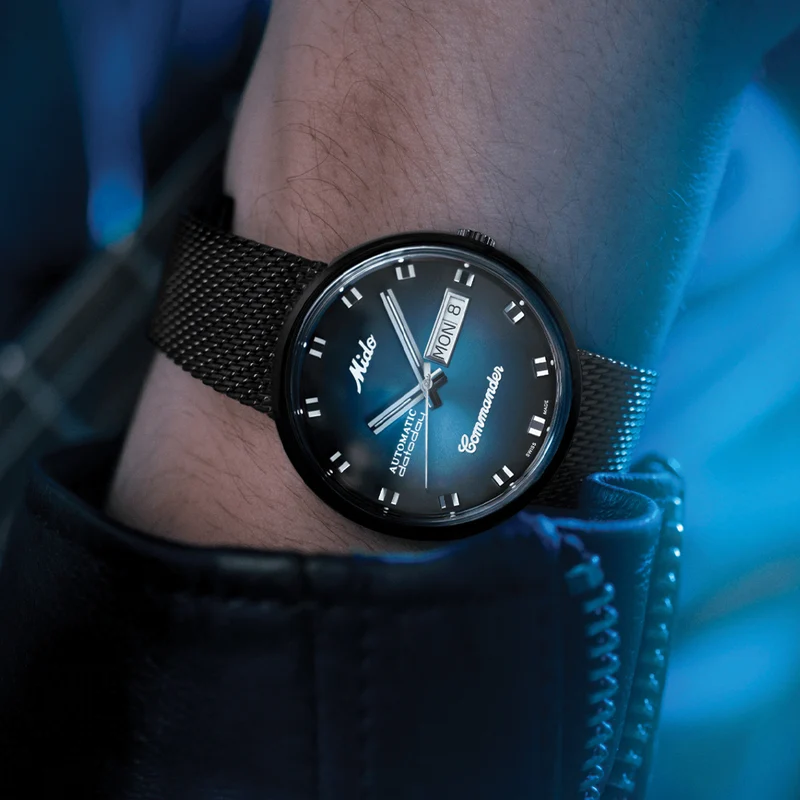 Commander Shade Black PVD 37mm - Blue on Bracelet