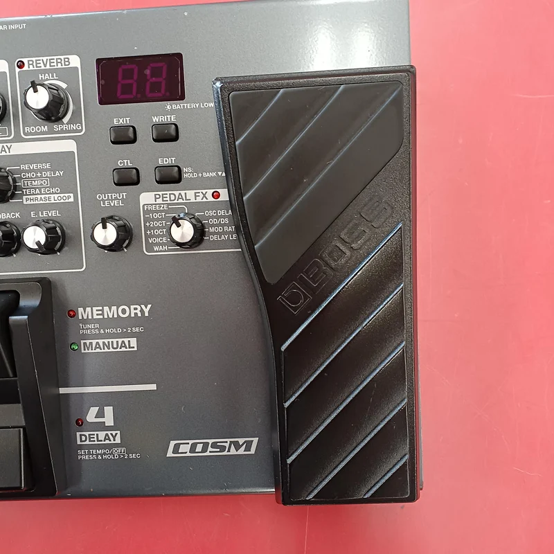 BOSS Multi-Effektpedal ME-80