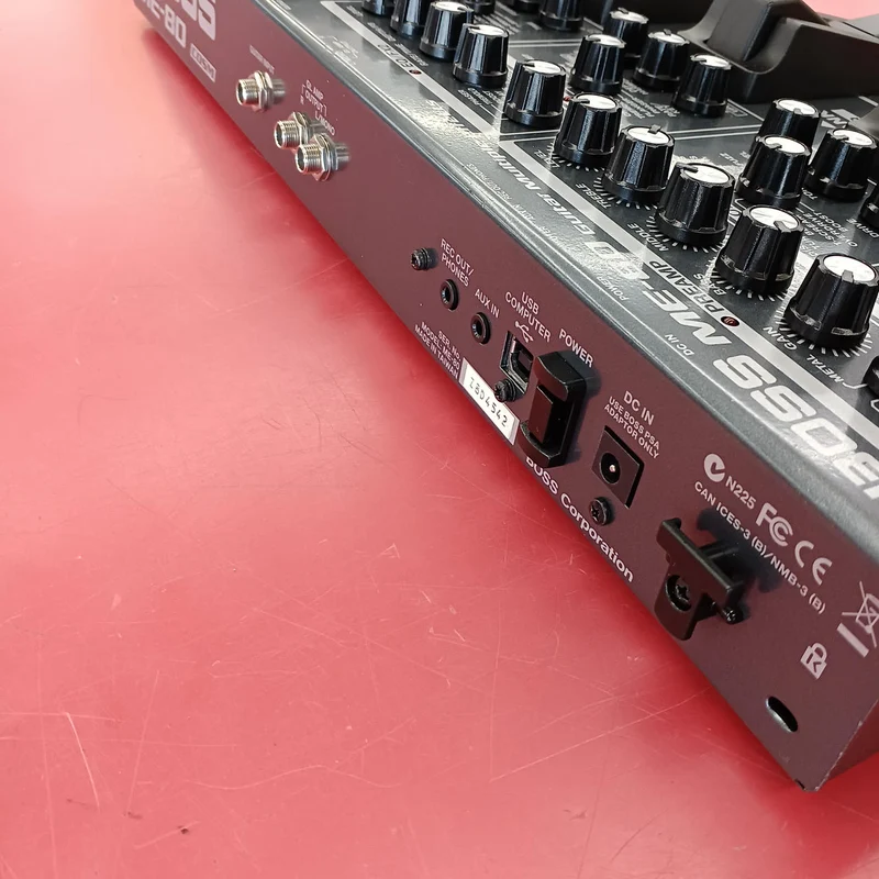 BOSS Multi-Effektpedal ME-80