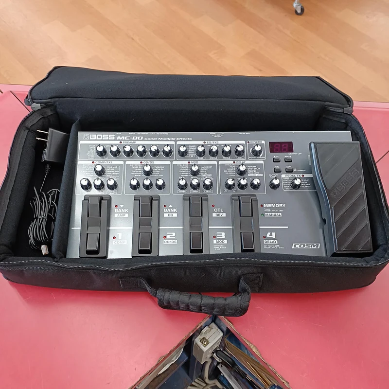 BOSS Multi-Effektpedal ME-80