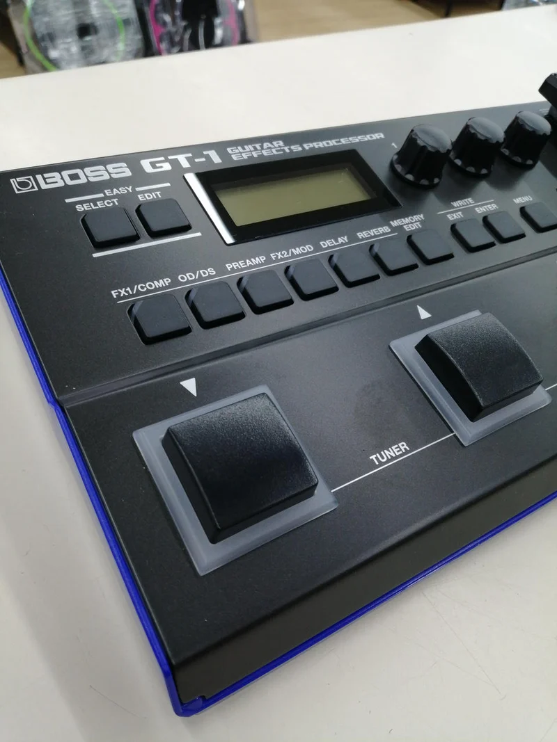 BOSS Multi-Effektgerät GT-1