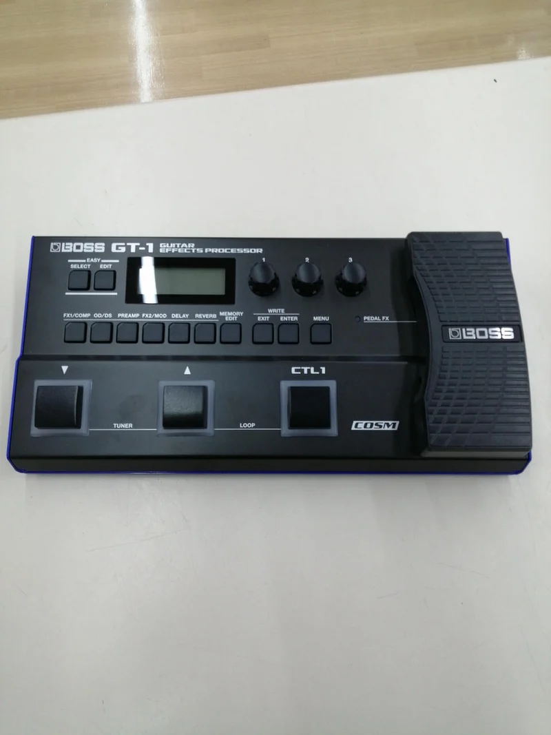 BOSS Multi-Effektgerät GT-1